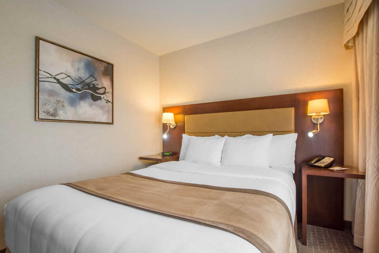 Quality Inn & Suites Валь-д'Ор Екстер'єр фото