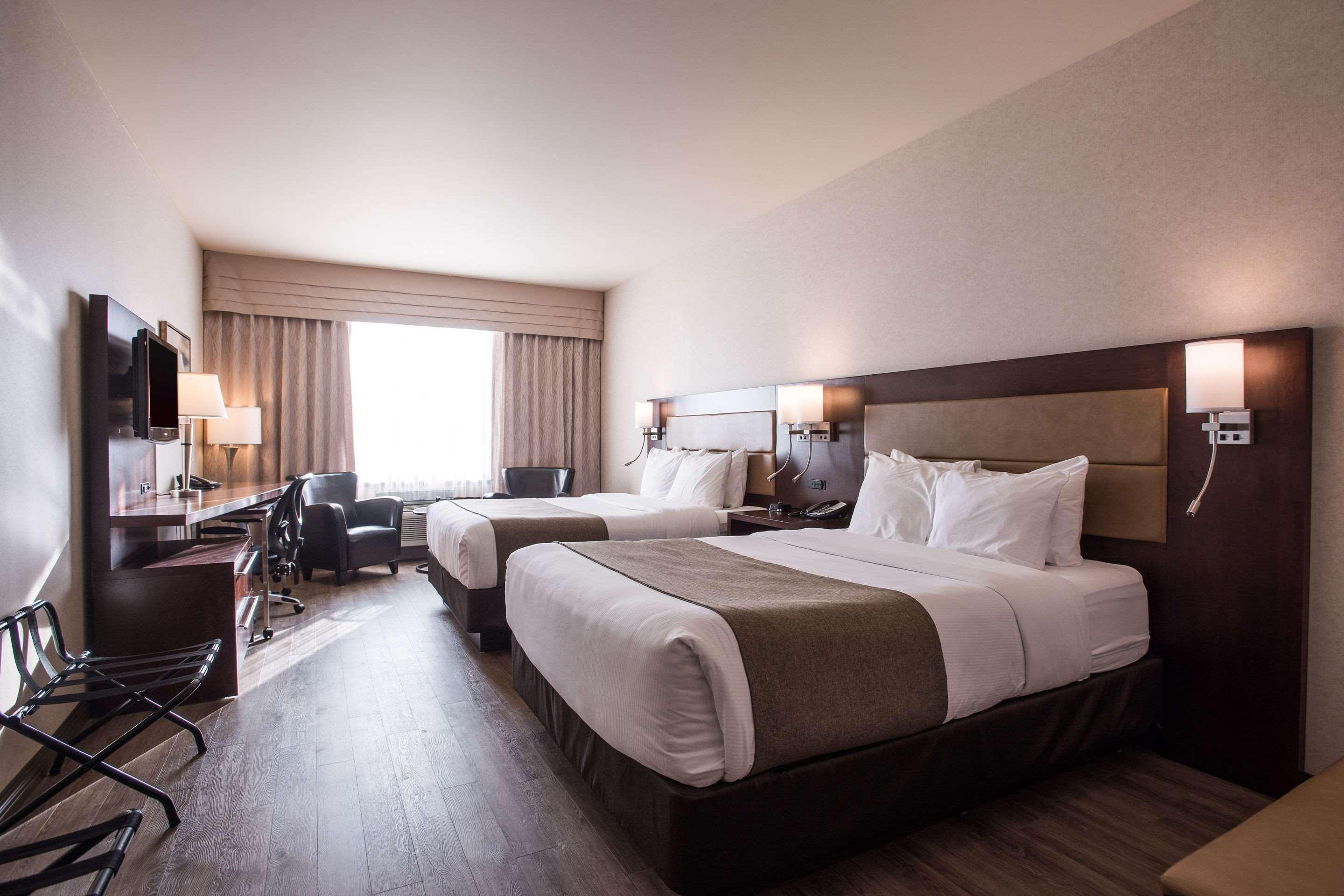 Quality Inn & Suites Валь-д'Ор Екстер'єр фото