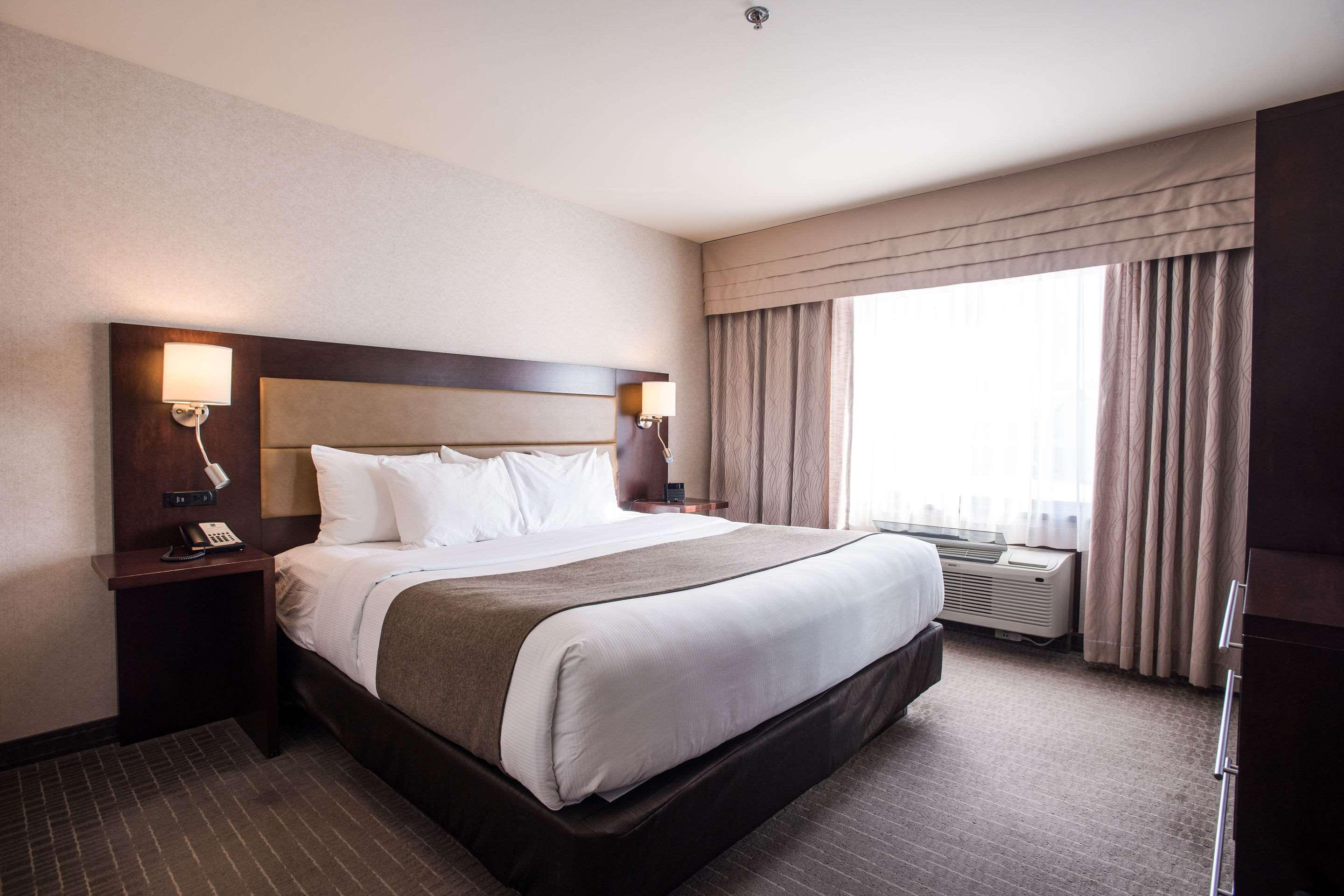 Quality Inn & Suites Валь-д'Ор Екстер'єр фото