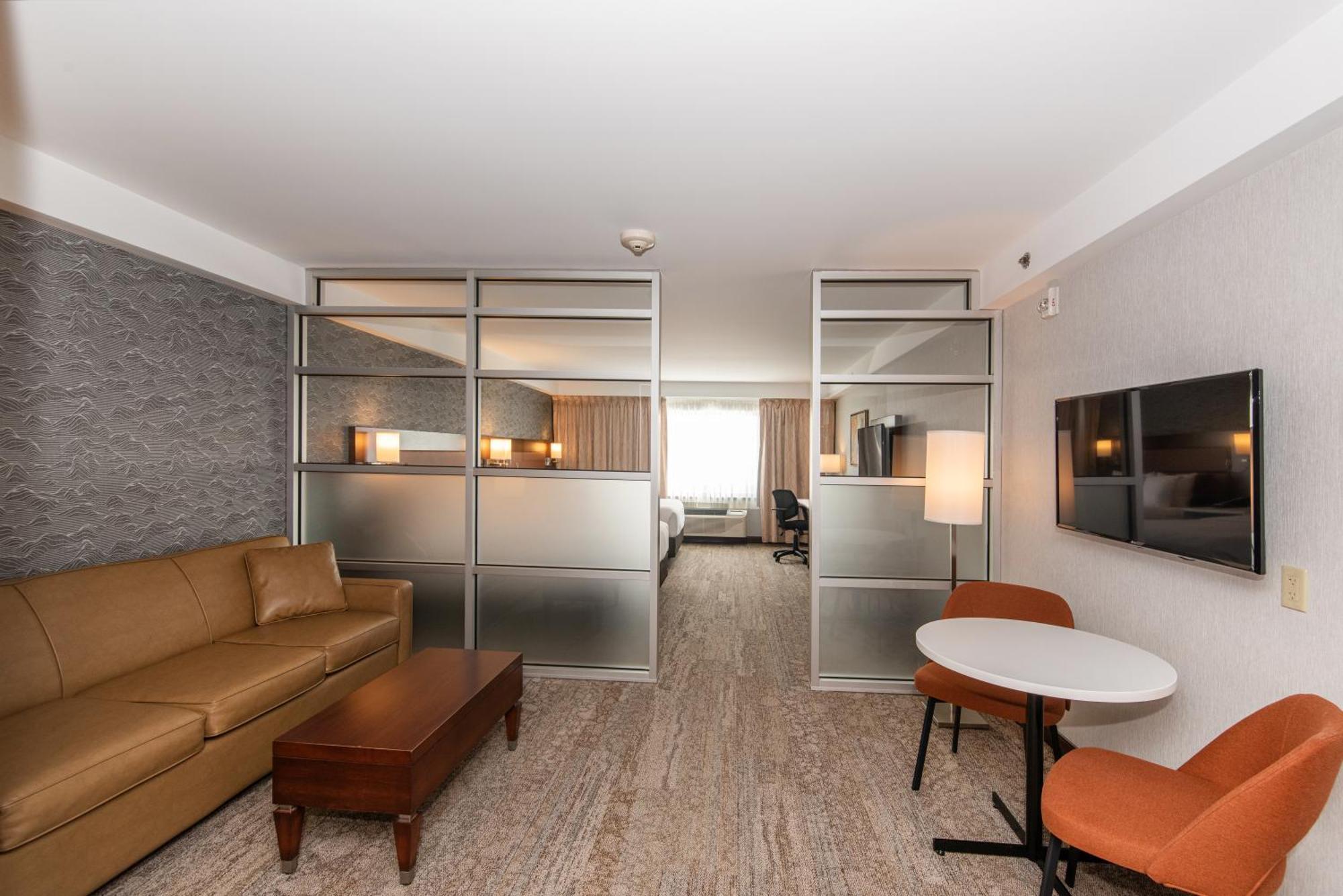 Quality Inn & Suites Валь-д'Ор Екстер'єр фото