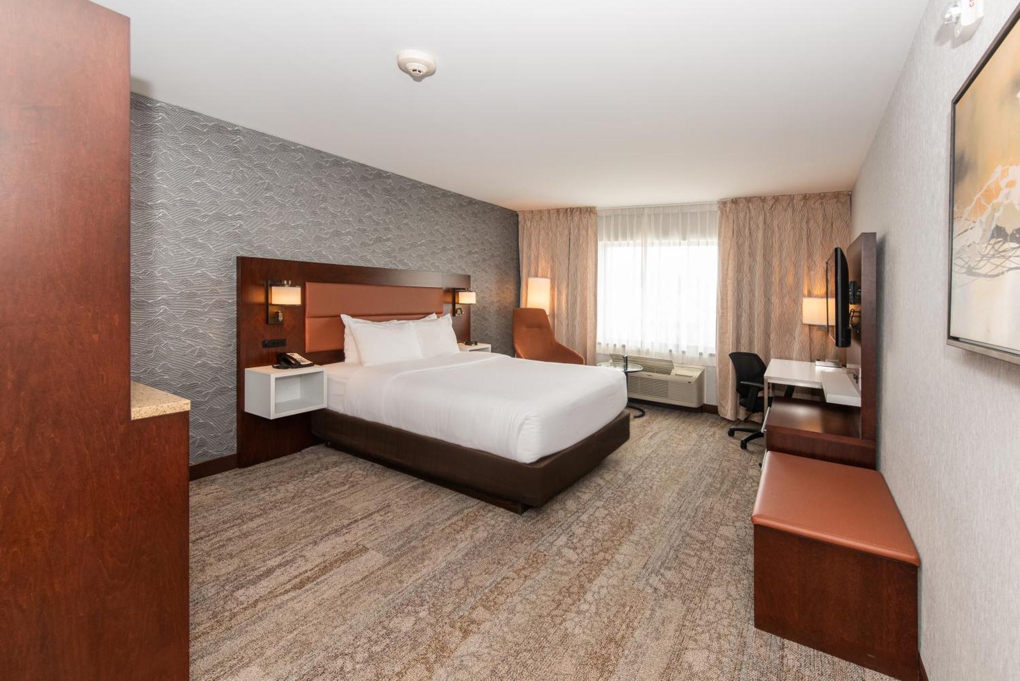 Quality Inn & Suites Валь-д'Ор Екстер'єр фото