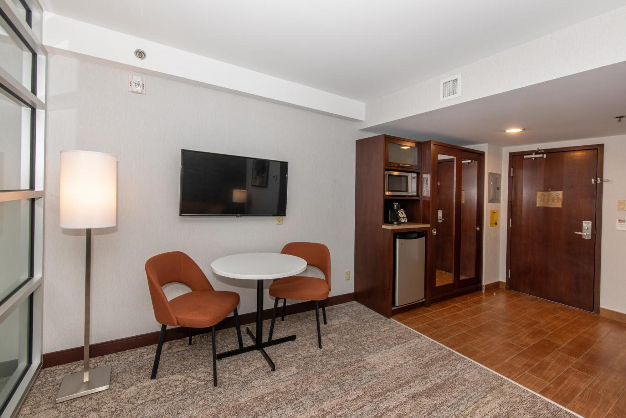 Quality Inn & Suites Валь-д'Ор Екстер'єр фото