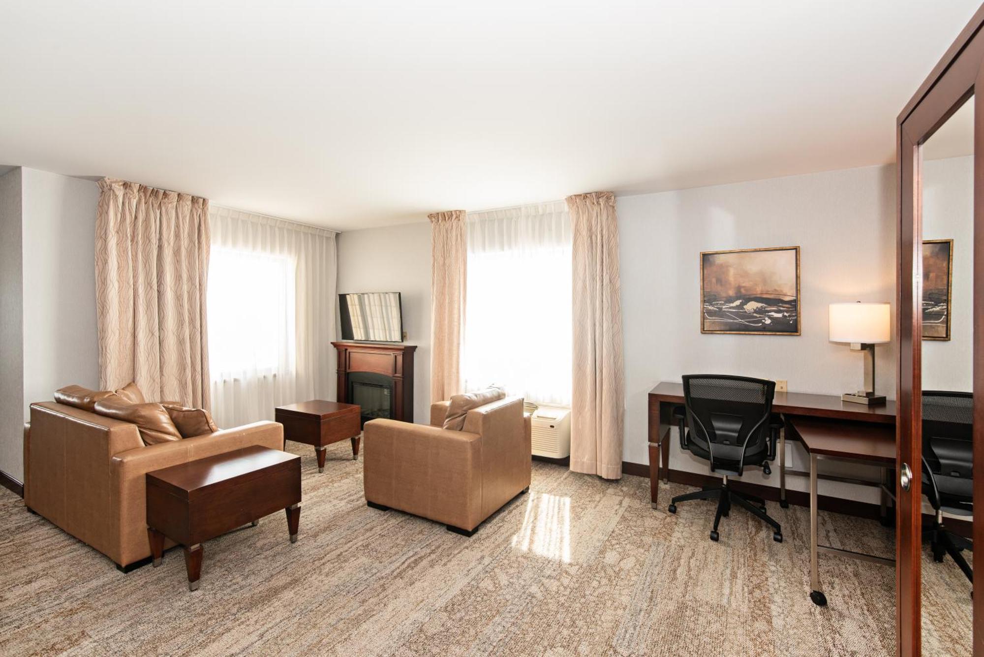 Quality Inn & Suites Валь-д'Ор Екстер'єр фото