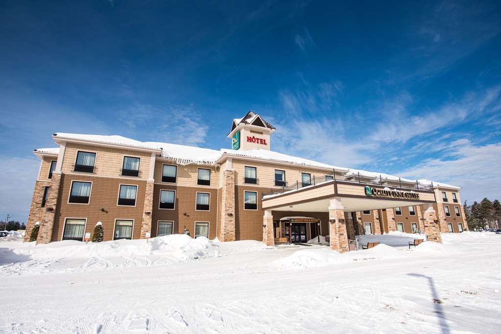 Quality Inn & Suites Валь-д'Ор Екстер'єр фото